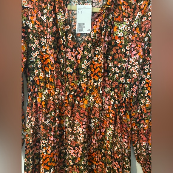 NWT H&M women’s maternity floral long sleeve dress - Picture 2 of 3